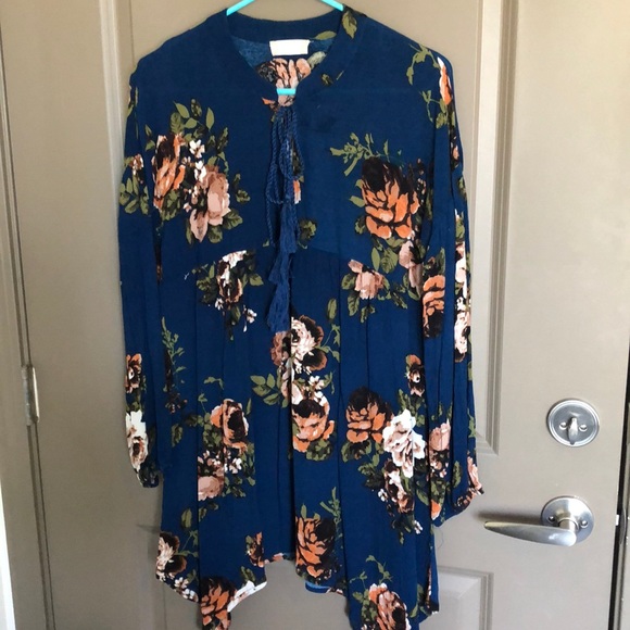 Dress - Picture 4 of 5